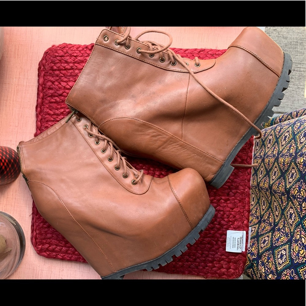 STEVE MADDEN PLATFORM BOOTIES